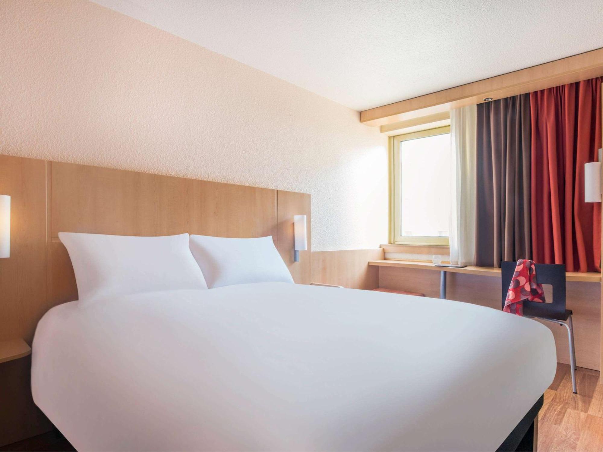 Hotel Ibis Nantes Centre Gare Sud Exterior foto